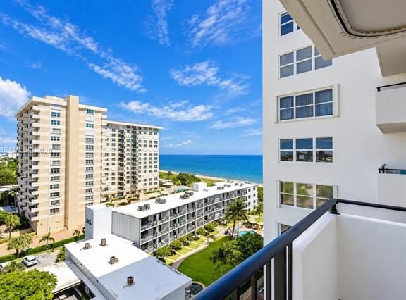 Oceanfront 2BR With Atlantic Views, Lauderdale — photo 2