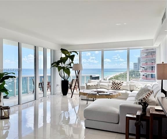 Harbour House Corner: Ocean, Bay & City Views photo 2