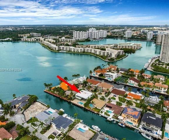 New Waterfront Estate With Private Dock — photo 2