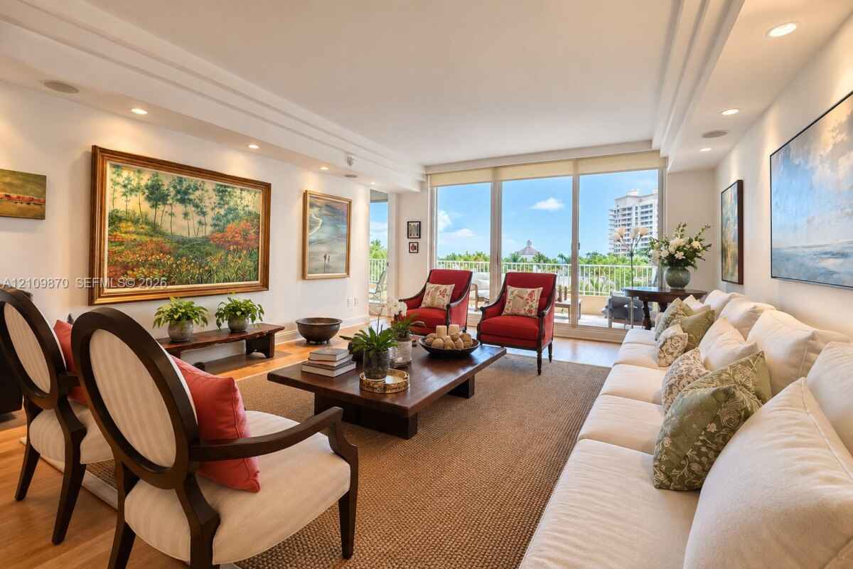 Ocean Club Key Biscayne: Oceanfront 3BR Terrace photo 3