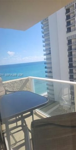 Oceanfront 10th Floor At Aquarius With Pool photo 3