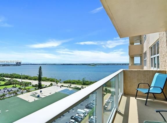 Oceanfront 10th Floor At Aquarius With Pool — photo 2