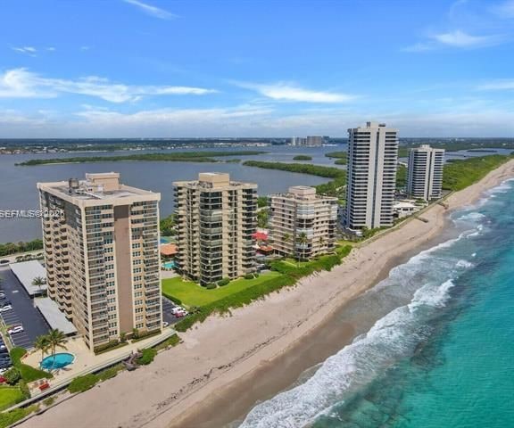 Oceanfront 10th Floor At Aquarius With Pool