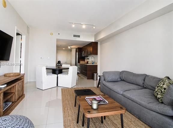 Icon Brickell 1BR: River & Skyline Views photo 3