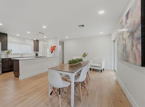 Remodeled 4BR Home, 5 Minutes to Beach