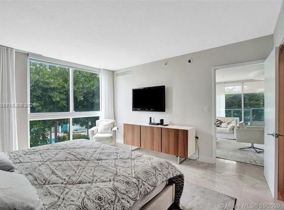 St Tropez on the Bay: Beachside 3BR photo 3