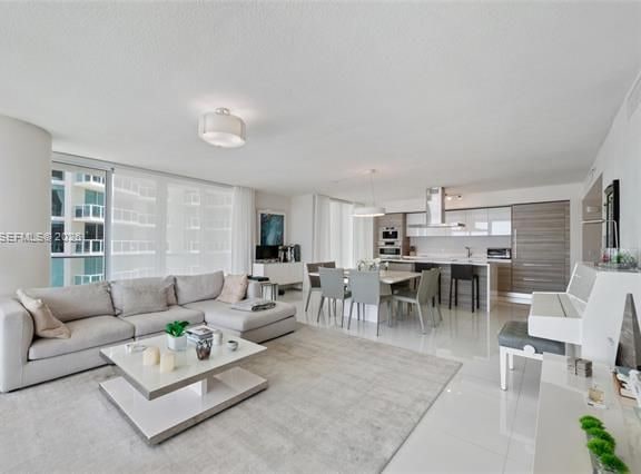 Designer Corner Unit With Ocean Views photo 3