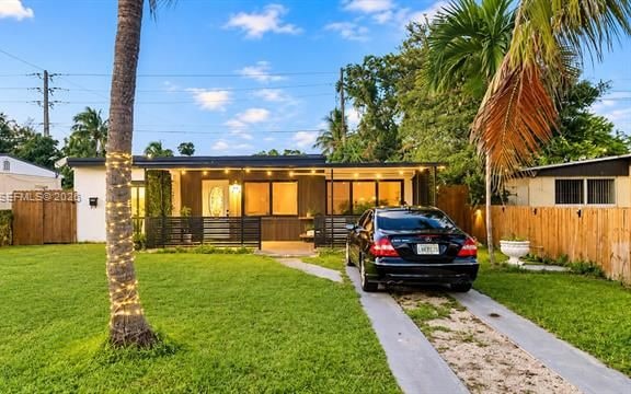 Remodeled 1BR Home With Tropical Backyard