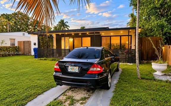 Remodeled 1BR Home With Tropical Backyard — photo 2