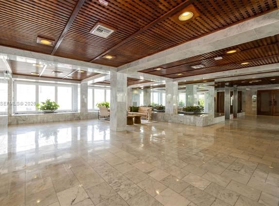 Corner Oceanfront 2BR at Galeria on Collins — photo 2