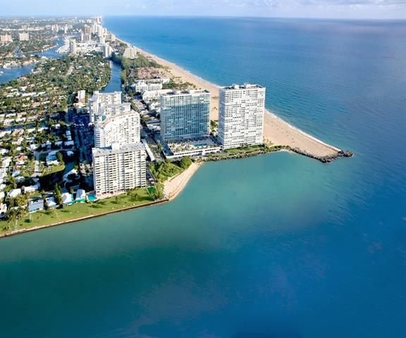 Oceanfront Flow-Through With Dual Terraces