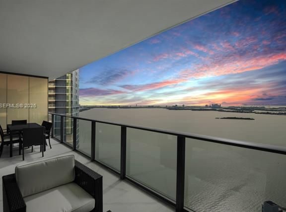 Paraiso Bay 35th Floor Bay View Luxury — photo 2