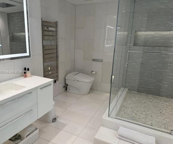 Designer Renovated 2BR With Direct Ocean View photo 3