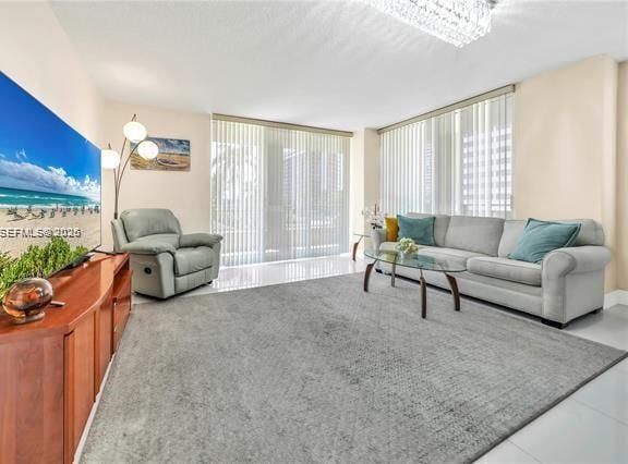 Oceanfront Corner 2BR With Beach Service
