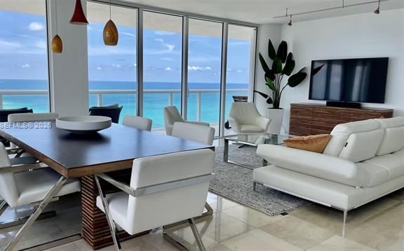 Akoya Corner Unit: Panoramic Ocean & Intracoastal Views — photo 2